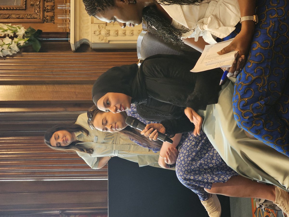 Lovely to hear an important question from @SarahWalji , she  asked one of panelist about priortizing mental health among student and early career nurses/midwives at #Nurses4NCD Symposium by @BurdettTrust and @C3health .