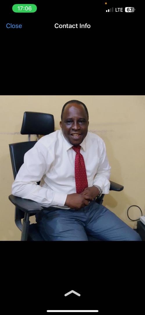 deji_lambo's tweet image. BREAKING: Randy UNILAG lecturer rapes 20-year-old female undergraduate

The victim accused the lecturer, Dr. Kadiri Akeem Babalola, an Associate Professor of Botany, UNILAG, of perpetrating the crime when she visited his office to sort out issues pertaining to her results. 1/5