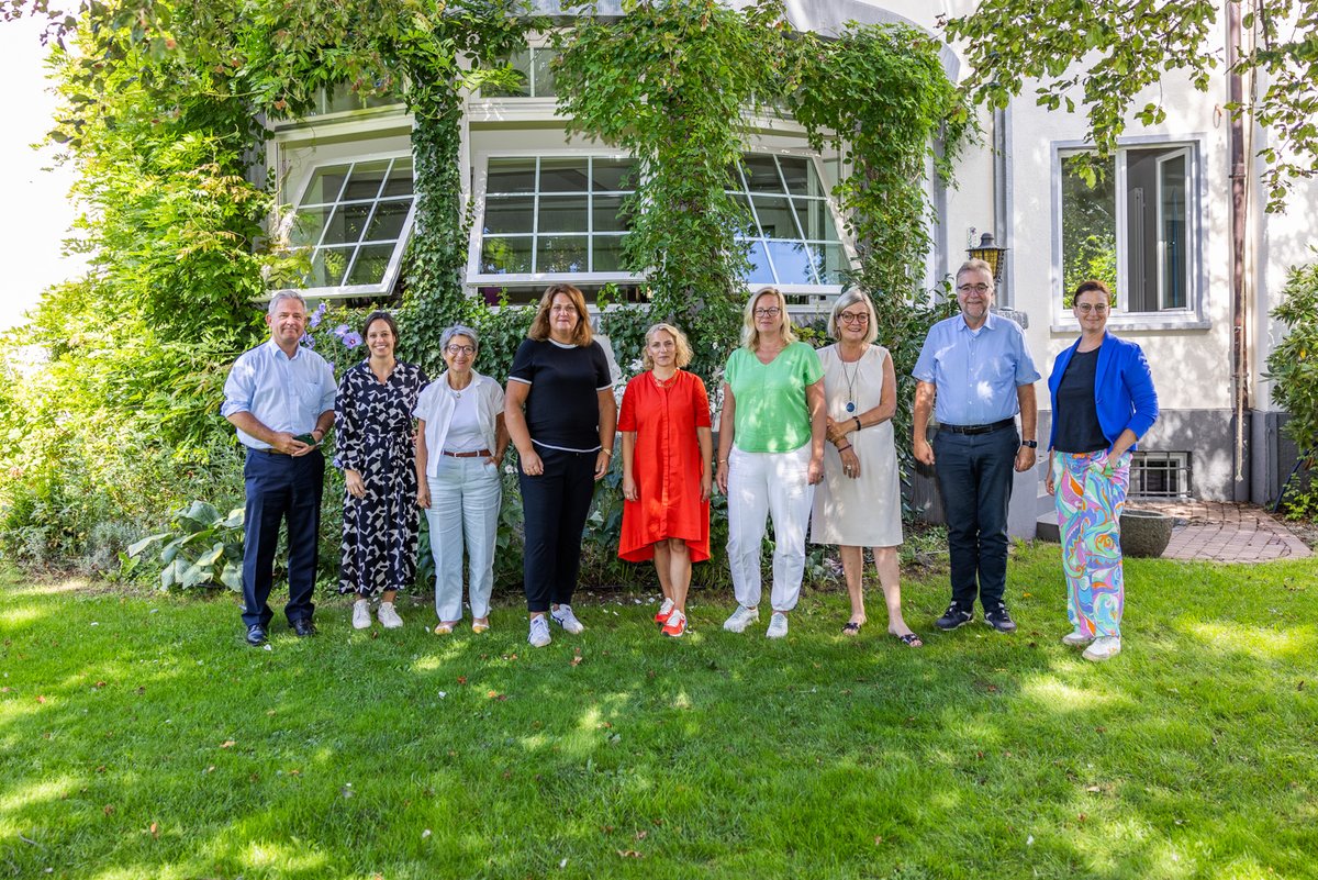 Gemeinsam mit Experten und Expertinnen der für das #Bildungssystem so wichtigen Zielgruppe der Schulaufsicht auf der Spur. 

Danke für diesen inspirierenden #Denktag zum Thema #Schulaufsicht. 💡