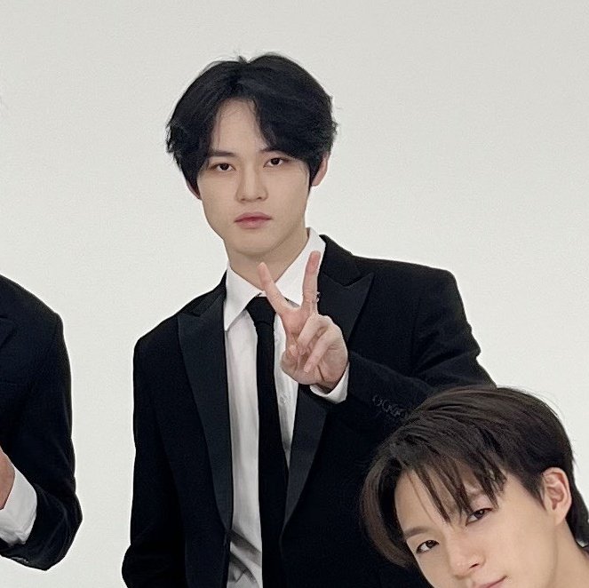 이상하다 
후기엔 분명 
초글링이엇는데                         너누기야......개잘생김