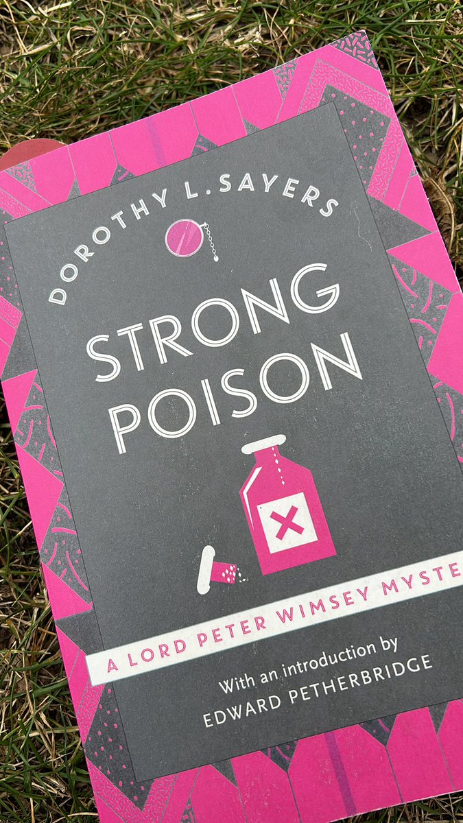 British_Beacon's tweet photo. Summer reading in the park https://t.co/IrGNKd6s90