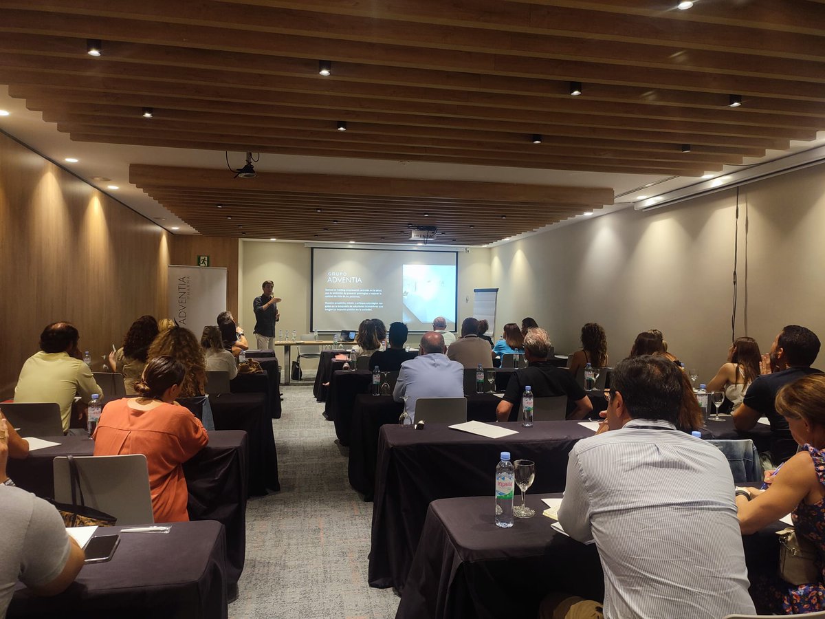 Un año más volvemos a celebrar nuestra tradicional Reunión Anual de equipo. Un evento enriquecedor donde se compartieron visiones estratégicas y logros recientes y en el que nuestra empresa reafirmó su compromiso con el crecimiento y la colaboración.

¡Gracias a todos!💼🤝🌟