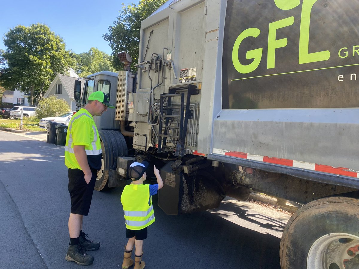jenburnsey's tweet photo. My son LOVES the garbage truck &amp; yard waste trucks. Even knows which one is the Vacuum Truck, the Chipper &amp; the Grapple Truck. In awe that our community showed up on his birthday to let him check out his fave trucks. Huge shout-out to @GFLenv &amp; @townofapex Yard Waste Division. 🛻 https://t.co/EfkAeQjKhO