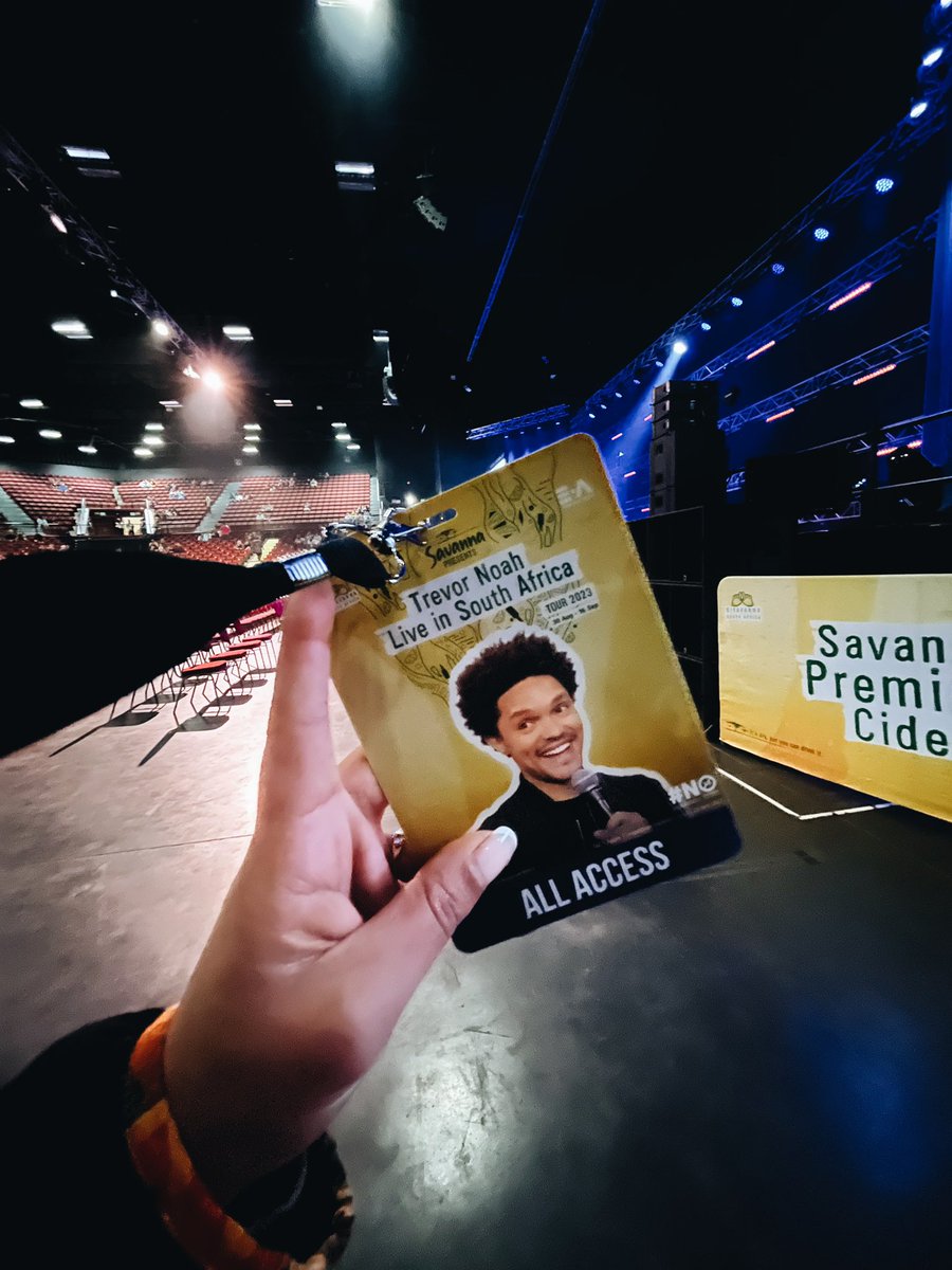 rizquaBarnes's tweet photo. This is my biggest gig I have ever shot in my career. I am forever grateful to have been @Trevornoah official photographer in Cape Town. ❤️ Yoh! https://t.co/pPrqIabvnh