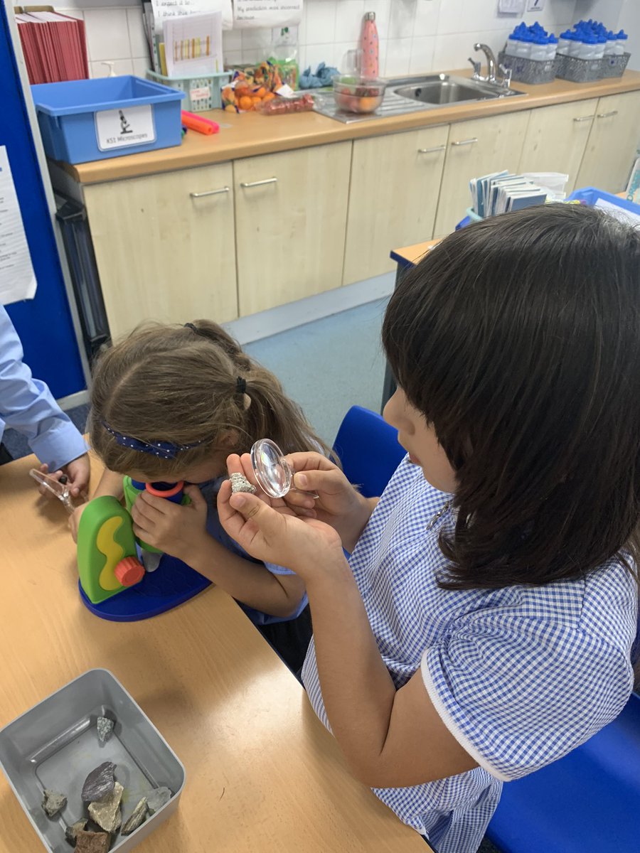 Class 3 are learning about rocks in Science this term. In their lesson this week they used magnifying glasses and microscopes to make observations of different types of rocks.