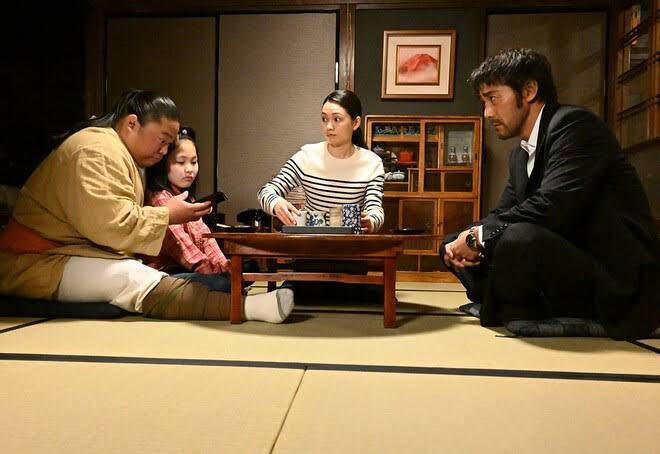 遅ればせながら【 #VIVANT 】第8話視聴しました！
乃木とベキ親子が接近して更に緊迫感が増すエピソードでした😇
乃木が日記のような口調で状況説明をするシーンが多いのが印象的でしたが、結局別班の作戦通りなのか否か掴めないところ…