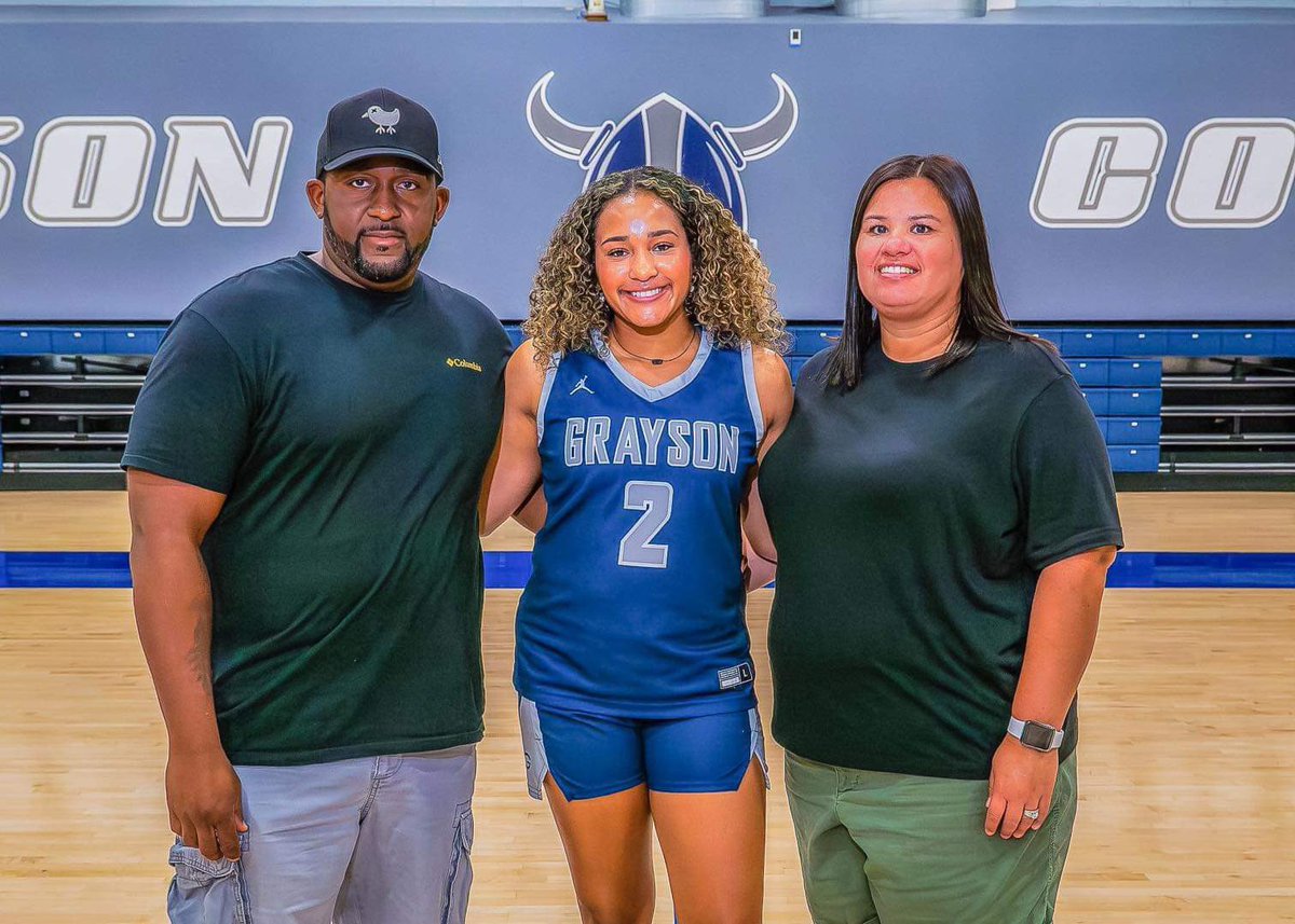 madisoncarter05's tweet photo. I am excited to announce my commitment to Grayson College!! Thank you to my family, coaches, and teammates for getting me where I am today! Most importantly, I want to give all the glory to God because without Him none of this would be possible! #GOVIKINGS 💙🩶 @GraysonWBB https://t.co/M9S6Uml31T