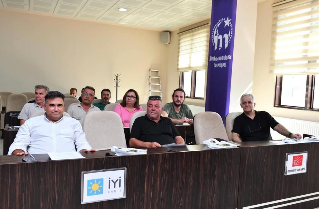 Ağustos ayında ara verdiğimiz #Belediye #Meclis çalışmalarımıza Eylül ayı ilk oturumu ile tekrar başlamış olduk. 🖊 
Hayırlı olsun.