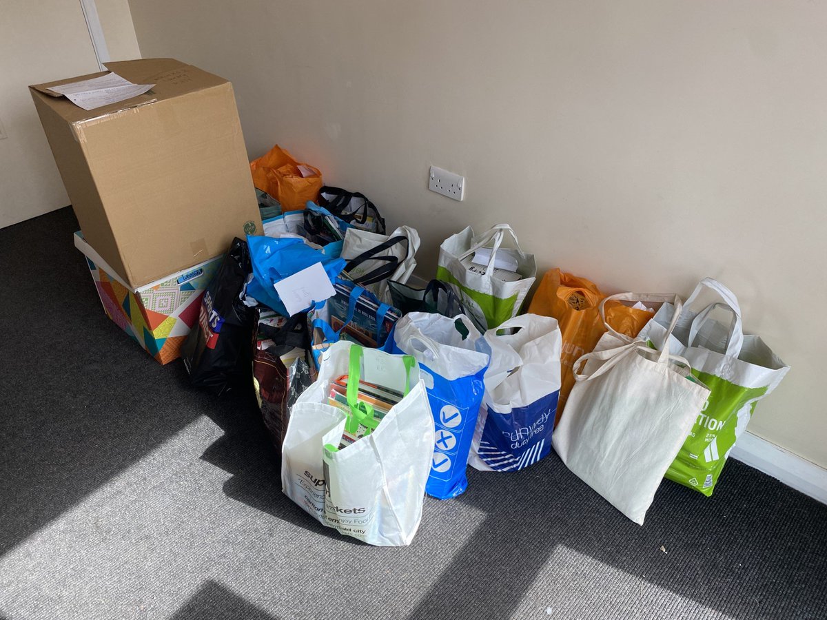 bentleyheathps's tweet image. We cannot thank you all enough for your amazing book donations - we have received over £7000 worth of books! A HUGE thank you to our wonderful team of parent helpers for coordinating this; it will make such a difference to our children! 🥰📚