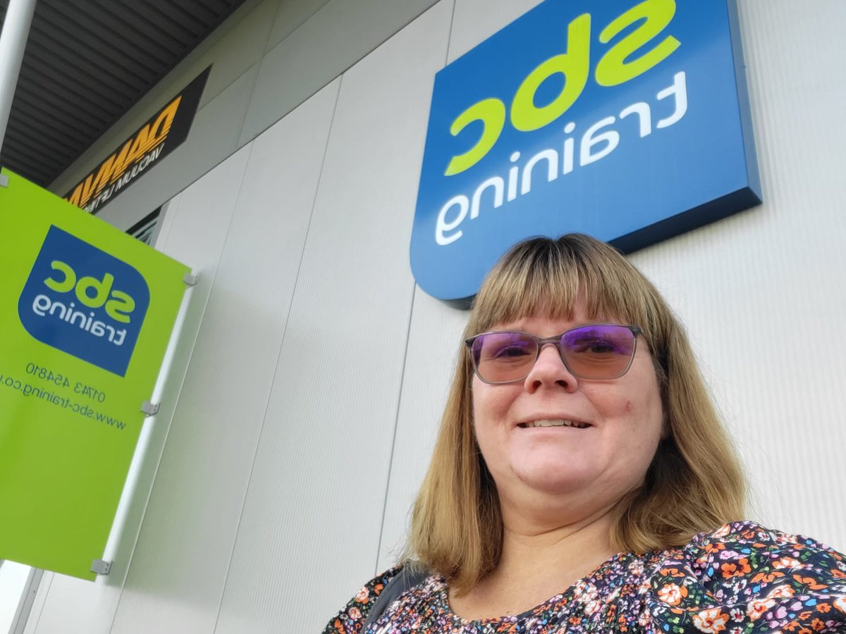 JandPR's tweet image. Kirsty is guest tutor at SBC Training today training the latest cohort of Digital Marketing apprentices in Creative Writing.

Si has also been out and about in Shrewsbury today as he attended @ShropsChamber&apos;s Shrewsbury Networking Club!

#creativewriting #apprenticetraining