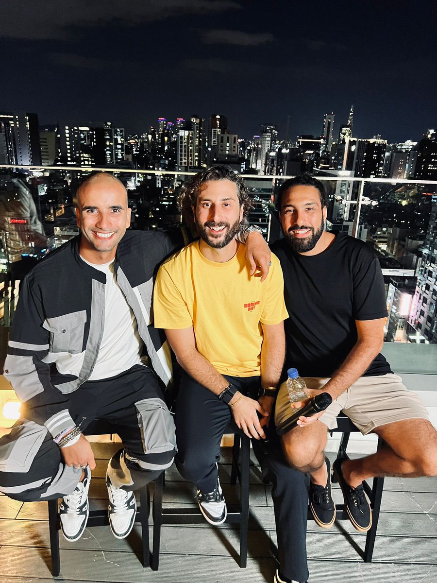 Mo_Ezz14's tweet photo. Spent a really nice time with a couple of my closest friends in web3 who are building some of the games and experiences that will change the way the masses engage with blockchain ❤️ https://t.co/ONwwWmB62j