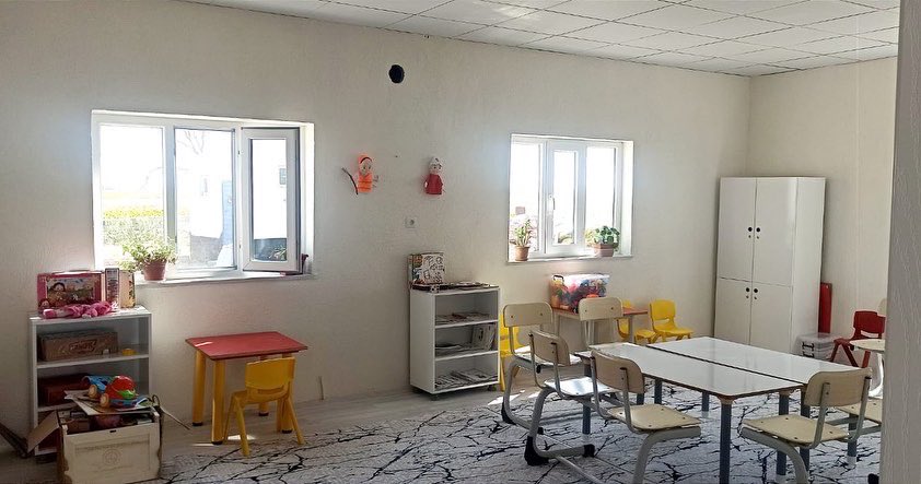 Eskil_MEM's tweet photo. İlçe Milli Eğitim Müdürümüz Sn. İbrahim KILIÇER ve Şube Müdürümüz Sn. Serpil ALICI yapımı tamamlanan İkizce ilkokulu anasınıfı binasında incelemelerde bulundu.
@aksarayvaliligi @malikumbuzoglu @Aksaray_MEM @metinalpaslan40 @TC_Eskil @brahimKler2 https://t.co/hgoj90mImJ