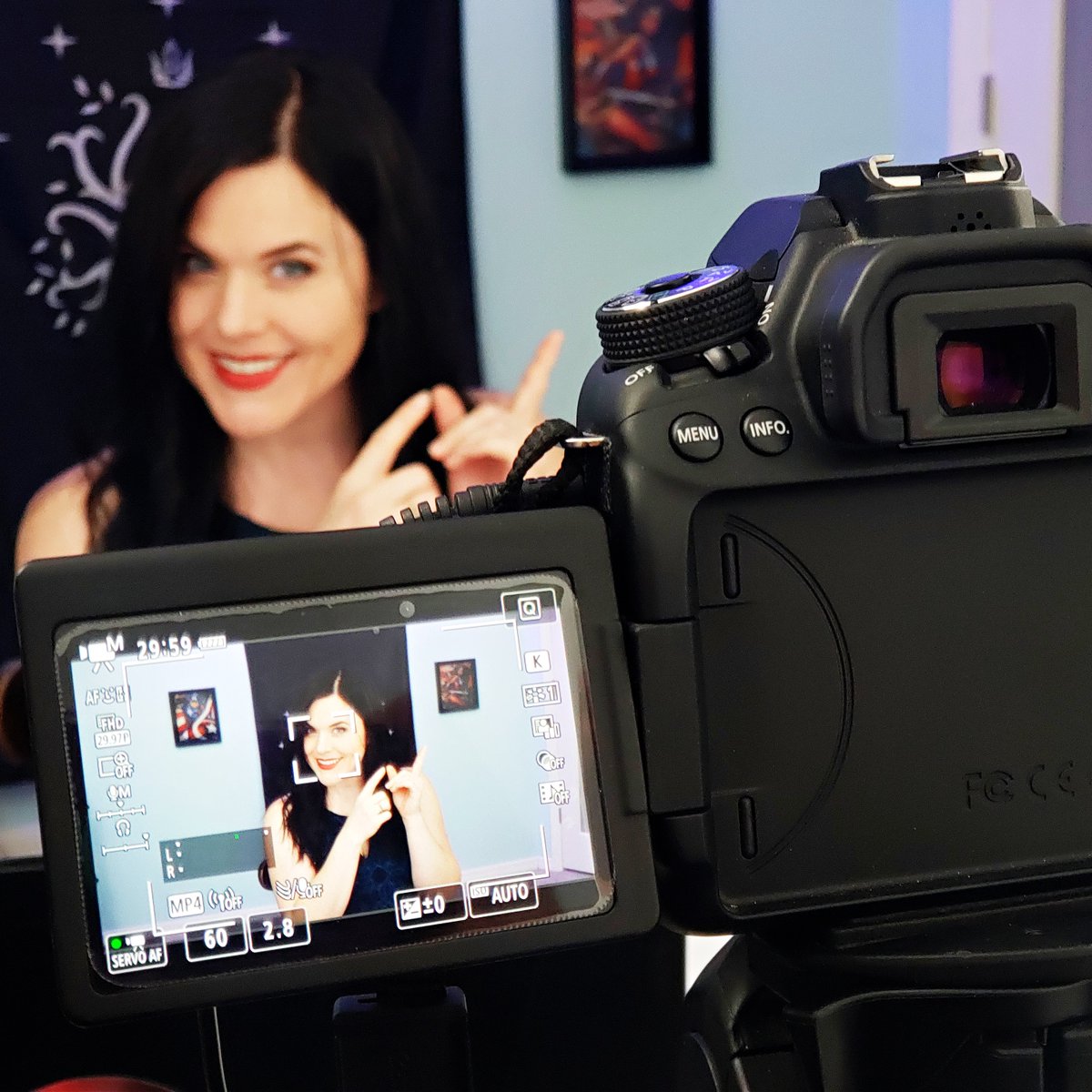 DgtlTrailblazer's tweet photo. Struggling on live video? You're not alone. Scripted or spontaneous, find your style. The key is to consistently deliver value, share expertise, and connect authentically. #LiveVideoTips https://t.co/ANQUaZI4zG