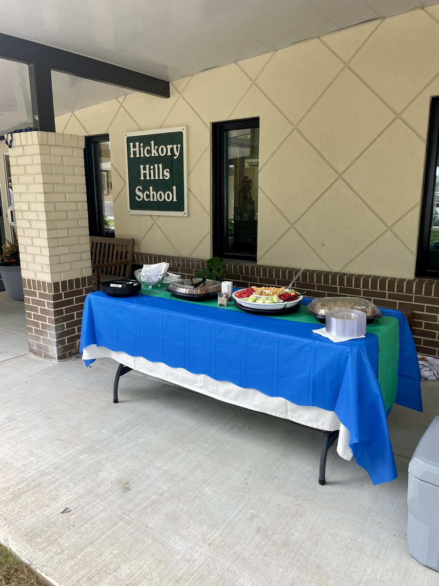 RKReddingConst's tweet photo. Yesterday, we had the pleasure of attending the ribbon cutting ceremony for the renovation of Hickory Hills Elementary School! We are so grateful for the relationships we have built throughout this project &amp; we hope the @hh_dragons enjoy their school for years to come. https://t.co/3TvqSHigpB