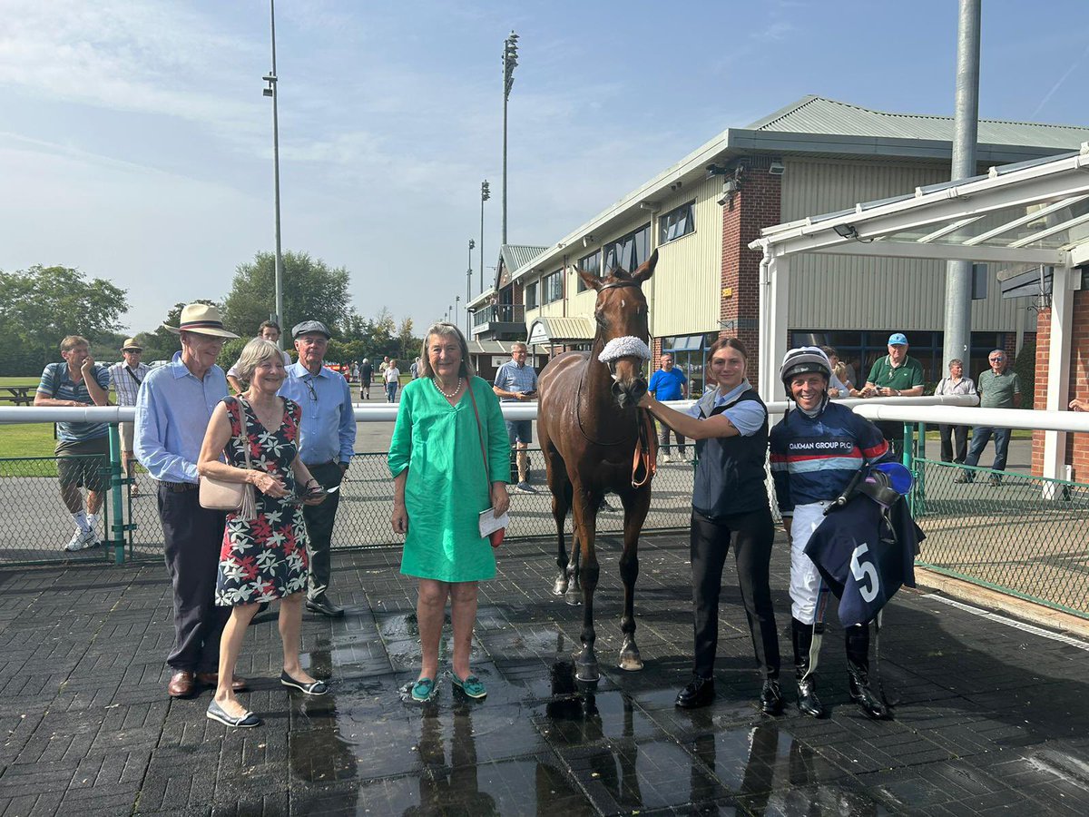 🥇🥇 2YO WINNER 🥇🥇

FAST SOCIETY gives us a second win in 5 days for 🔵🔴⚪️ 

He dug deep and ran on well to get his head in front on only his 2nd career start 

Huge thanks to Andrew Balding, <a href="/_benacurtis/">Ben Curtis</a> and the whole team at home and congratulations to his partners 

🔵🔴⚪️
