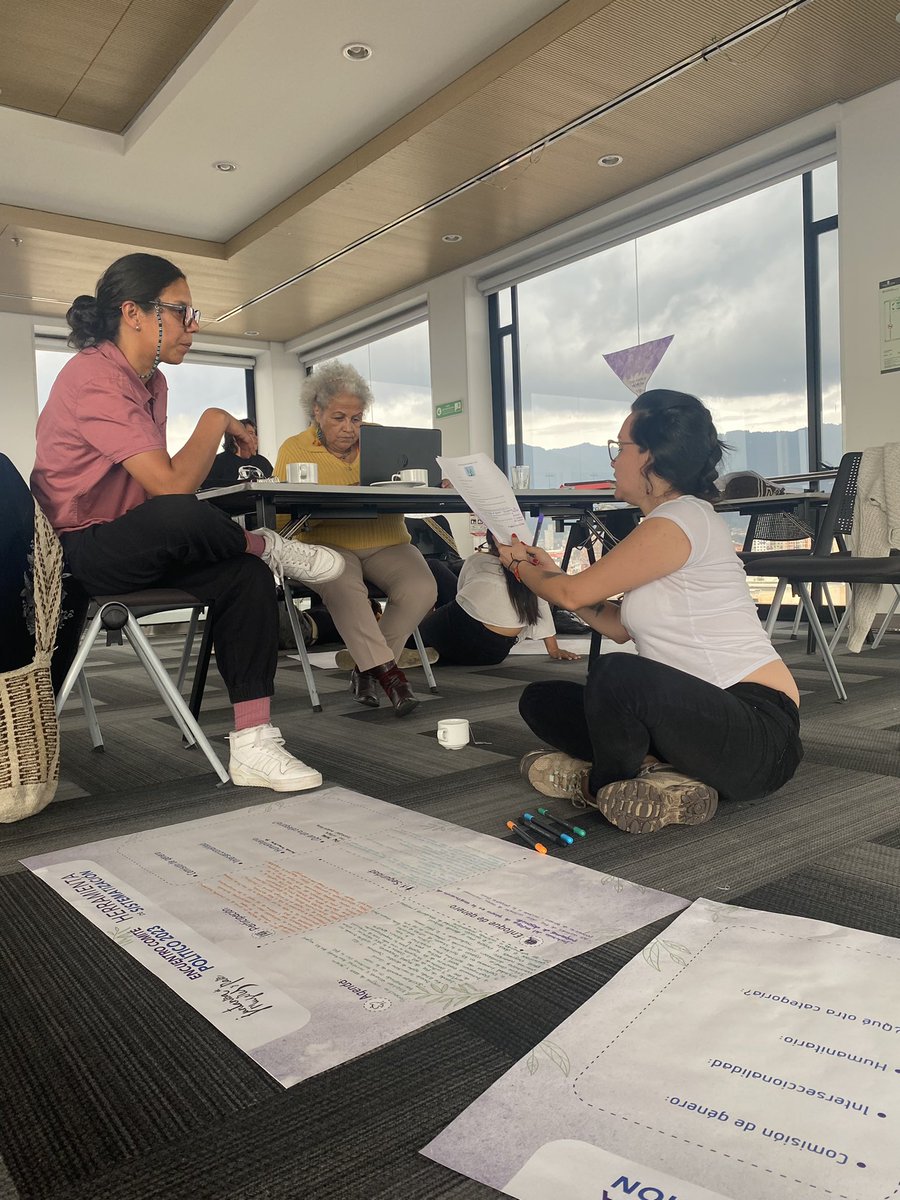 Las #Mujeres seguimos en Juntanza trabajando en la construcción de #Paz territorial. Sistematizamos agendas y formas de #Participación que las mujeres y disidentes de género deseamos llevar a la Mesa de Diálogo como carta de navegación en la garantía de nuestros derechos.
 💟🕊🇨🇴