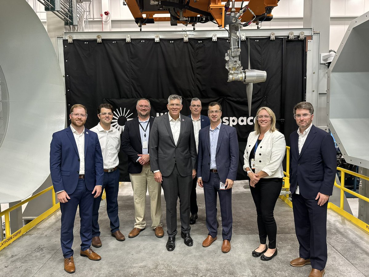 Collins Aerospace is defining and innovating the future of flight and travel. Thank you to the @CollinsAero Team for showing us their facility in Winnebago County yesterday. We had a robust discussion about the future of aerospace and the leading role Illinois can take.