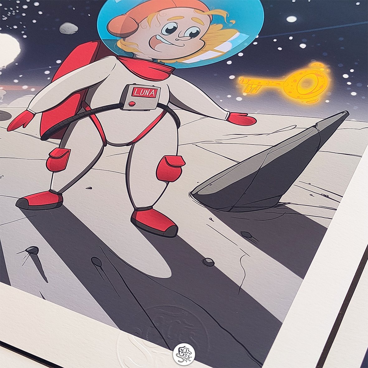 excesdestyle's tweet photo. Mon nouveau joujou... La pince à gaufrer.
Je ne peux m'empêcher d'admirer la petite touche d'élégance qu'elle ajoute à mes illustrations. Et quoi de mieux pour l'inaugurer que de lancer une nouvelle collection  100 exemplaires des "Contes et Légendes des Mondes Célestes". https://t.co/qXJWTrVxGf