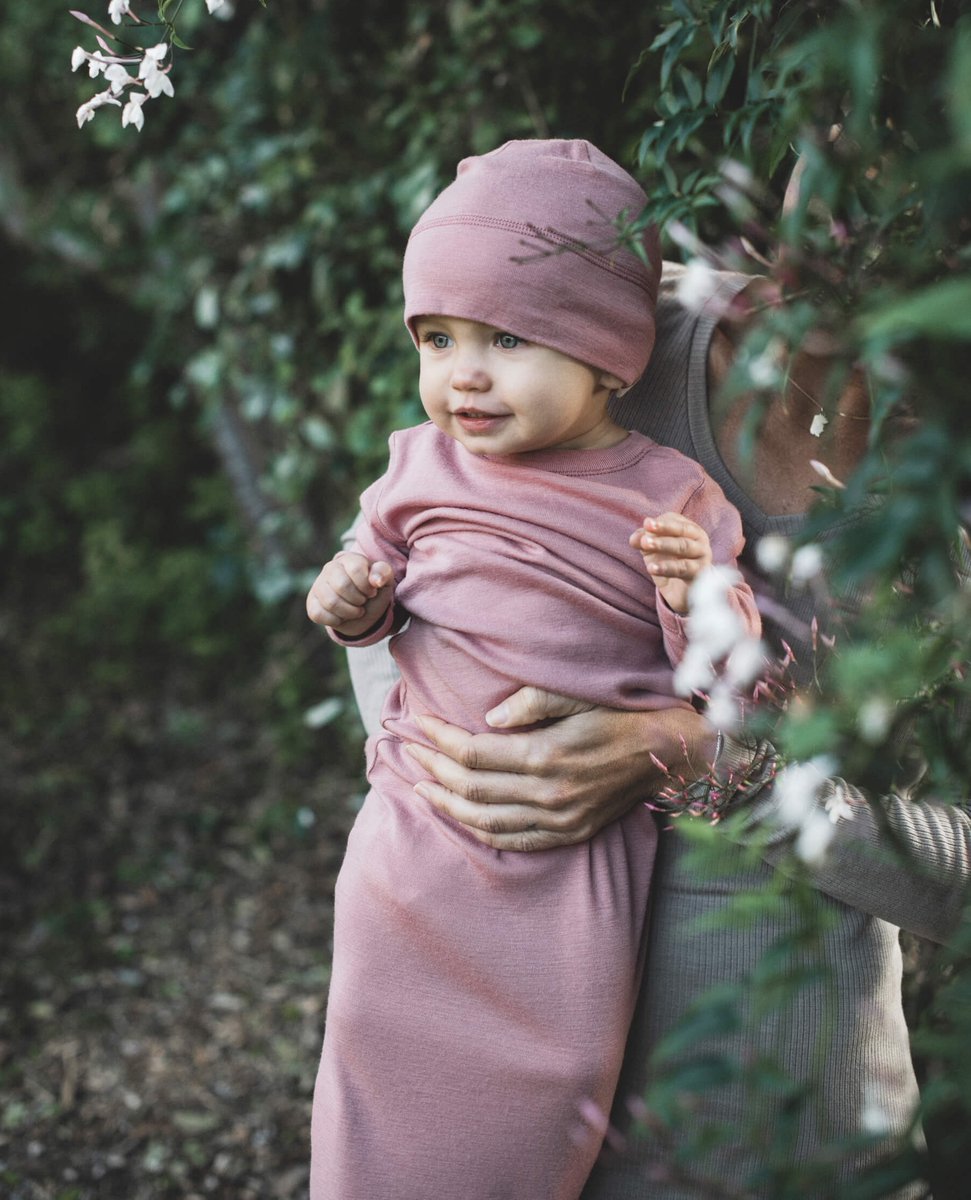 According to the reviews, our organic merino sleep gowns are a 'game changer'. ⁠
⁠
Super soft temperature regulating merino wool with easy access for quick diaper changes.  ⁠
⁠
Plus, merino wool is scientifically proven to encourage longer deeper sleep.  
⁠