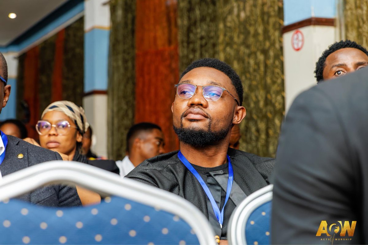 IamJasB1's tweet photo. Ça été un plaisir pour moi de prendre la parole à l’édition du #BuildinGospel qui s’est passé à Yaoundé pour partager mon expérience dans le domaine artistique parlant des artistes que j’ai managé.

#lecheminestencorelong https://t.co/KLj8wbNHxk