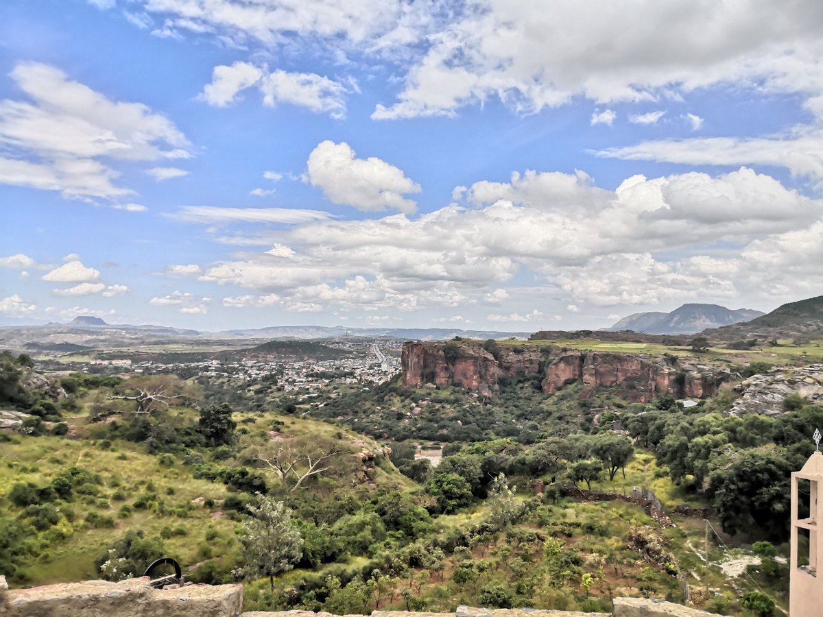 Hadgitourism's tweet photo. Its mountainous nature and proximity to #Mekelle makes #AbiyAddi fit for tourism. The high variability of geological formations and the rugged topography invite for geological and geographic tourism or "geotourism". #Tembien #Tigrai https://t.co/nHwcoL3ynu