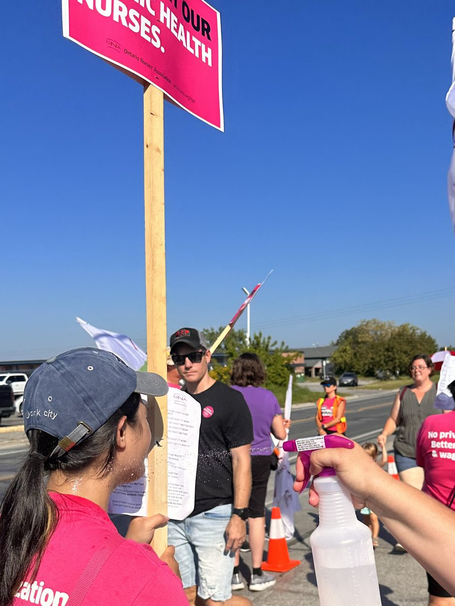 When it’s sunny and +38C well The spritzer activist is the most popular on @ontarionurses picket line in support of 50 strong public health nurses in Hasting and Prince Edward PH county #Solidarity #Respect #safety @CFNU