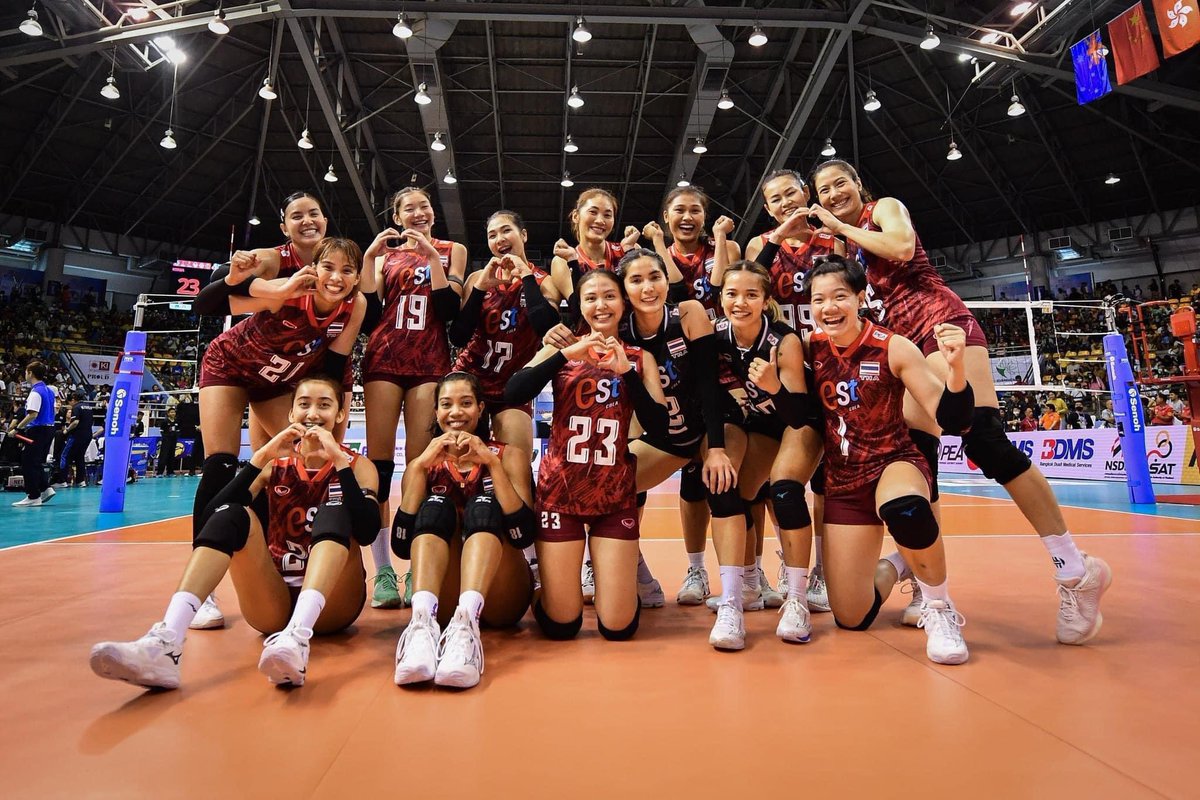 SUDFAH's tweet photo. #AVCChampionship2023 THA 3 - 2 CHN
แชมป์เอเชียสมัยที่ 3 ของทีม #วอลเลย์บอลหญิง ไทย
แต่เป็น “ครั้งแรก” ของทีมชุดผลัดใบ
ที่เติบใหญ่จนขึ้นมาแบกรับ “ความฝัน” ของยุคเจ็ดเซียนเดินทางต่อ
.
ไม่เคยง่ายดาย แต่ไม่เคยย่อท้อ
รุ่นพี่คงภูมิใจกับเด็กชุดนี้
เฉกเช่นเดียวกับกองเชียร์อย่างเรา https://t.co/a6uCYWzFXX
