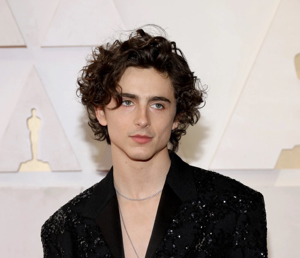 threadsapp3's tweet image. Timothée Chalamet has officially been confirmed to star in the upcoming season of keeping up with the Kardashians!