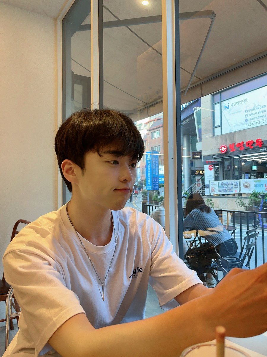 sj998715's tweet photo. #게친소 #ㄱㅊㅅ
친해져 보아요 :)
사진이 더 나아요 👍 https://t.co/NGfnKAABmS