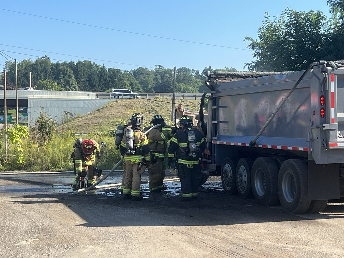 JessicaRileyTV's tweet photo. Happening Now:

Cumberland Trail Fire District responded to a truck on fire on Route 9 south of I-70. A man was working on his truck when it caught fire. There are no injuries. 

@WTOV9 https://t.co/usxTm1qGWp