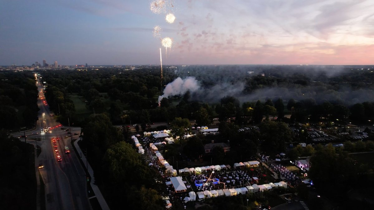 Who's ready to dance the night away under the stars? 💃🏻 We cannot wait to see you tomorrow for an Evening With Penrod presented by Merchants Bank of Indiana. Be sure to check out everything you need to know before you go! penrod.org/evening-with-p…