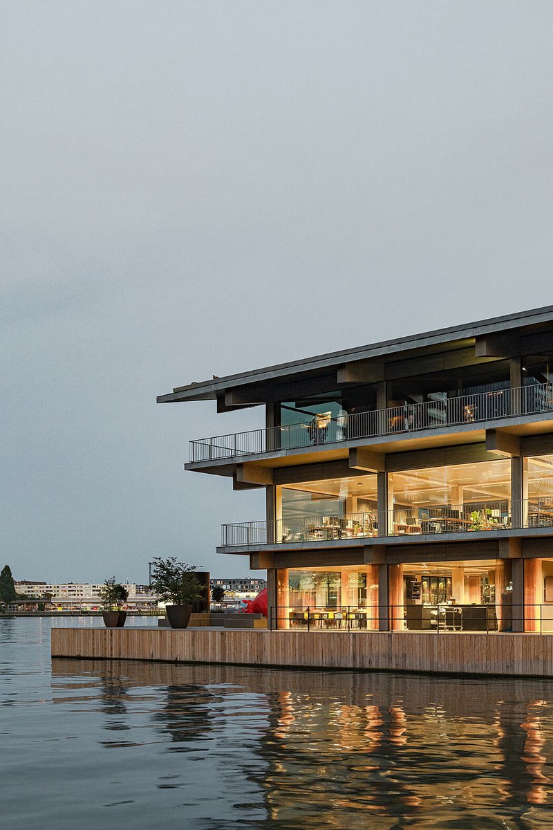 Floating Office Rotterdam by Powerhouse Company

homeadore.com/2022/08/25/flo…