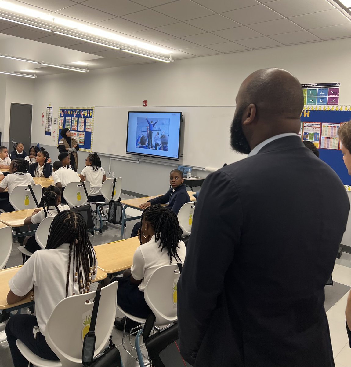 ERN_NewYork's tweet photo. What great morning in Brooklyn as our Executive Director @Martell_Jackie joined @NYAMCunningham for a tour of Flatbush @ascendschools Lower School with their CEO @recybdunn . It’s so inspiring to see what’s in store for teachers and students on this first day of school. https://t.co/VeXfaeF04d