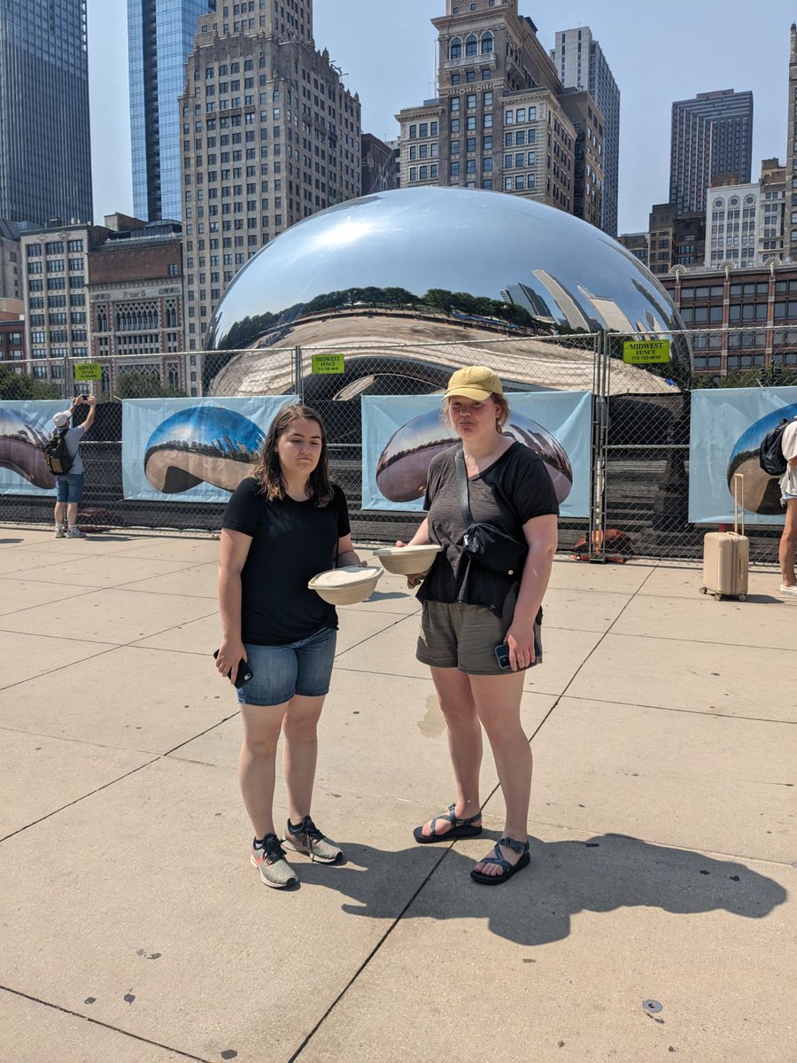 PBVolunteers's tweet photo. Thanks to Raechel, an alumna of Precious Blood Volunteers, for showing our new Chicago volunteers around the city!

Anna and Clare were sad that the Bean was closed for construction.

@PBMR_Chicago https://t.co/viQfgMkQXW