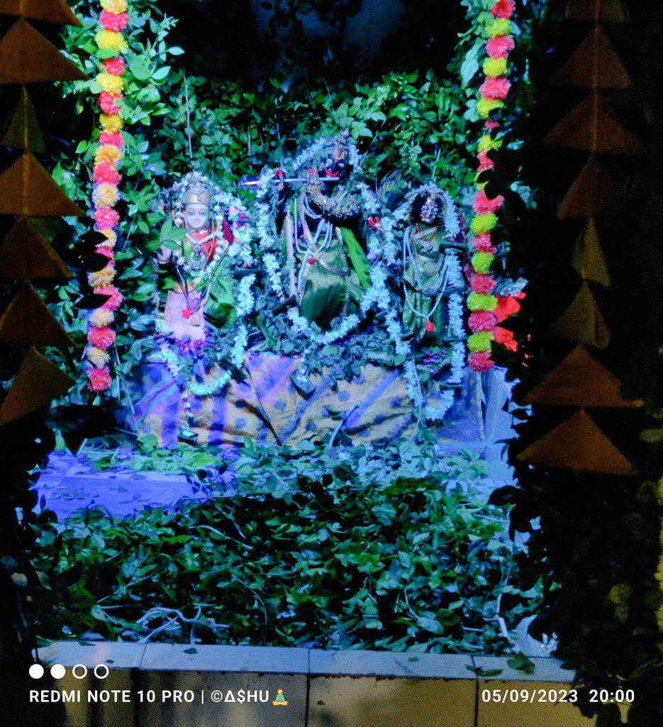 Young_Monk_007's tweet photo. सतत् प्रतीक्षा, अपलक लोचन,
हे भवबाधा, विपत्ति-विमोचन!
स्वागत का अधिकार दीजिये,
शरणागत हैं नयन हमारी।
विनती सुनिए नाथ हमारी
हृदयेश्वर, हरि हृदय विहारी
मोरमुकुट-पीताम्बर धारी
विनती सुनिए नाथ हमारी...🙏🏻🚩 https://t.co/YCe4ZcXGOB