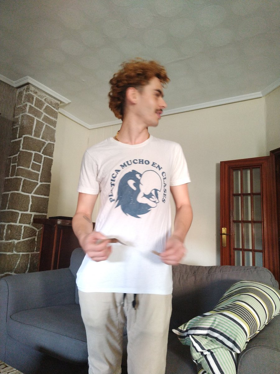 WEY LA PLAYERA DE MI ROOMIE Q COMPRÓ EN MÉXICO
Y el npi de pq estaba tan feliz