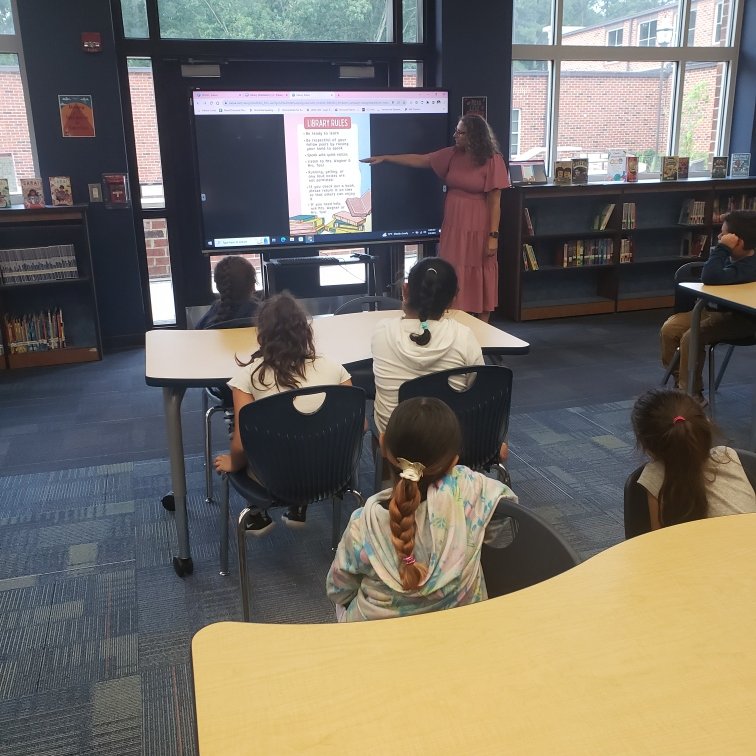 ew13294's tweet photo. Student orientation started this week! We're so excited to have our students enjoying the books that they are checking out! Also, we're wrapping up our Books R Fun Book Blast which is a program that gives everyone in our school at least one book for their home library! #FRIT7734 https://t.co/dQr48zvk2V