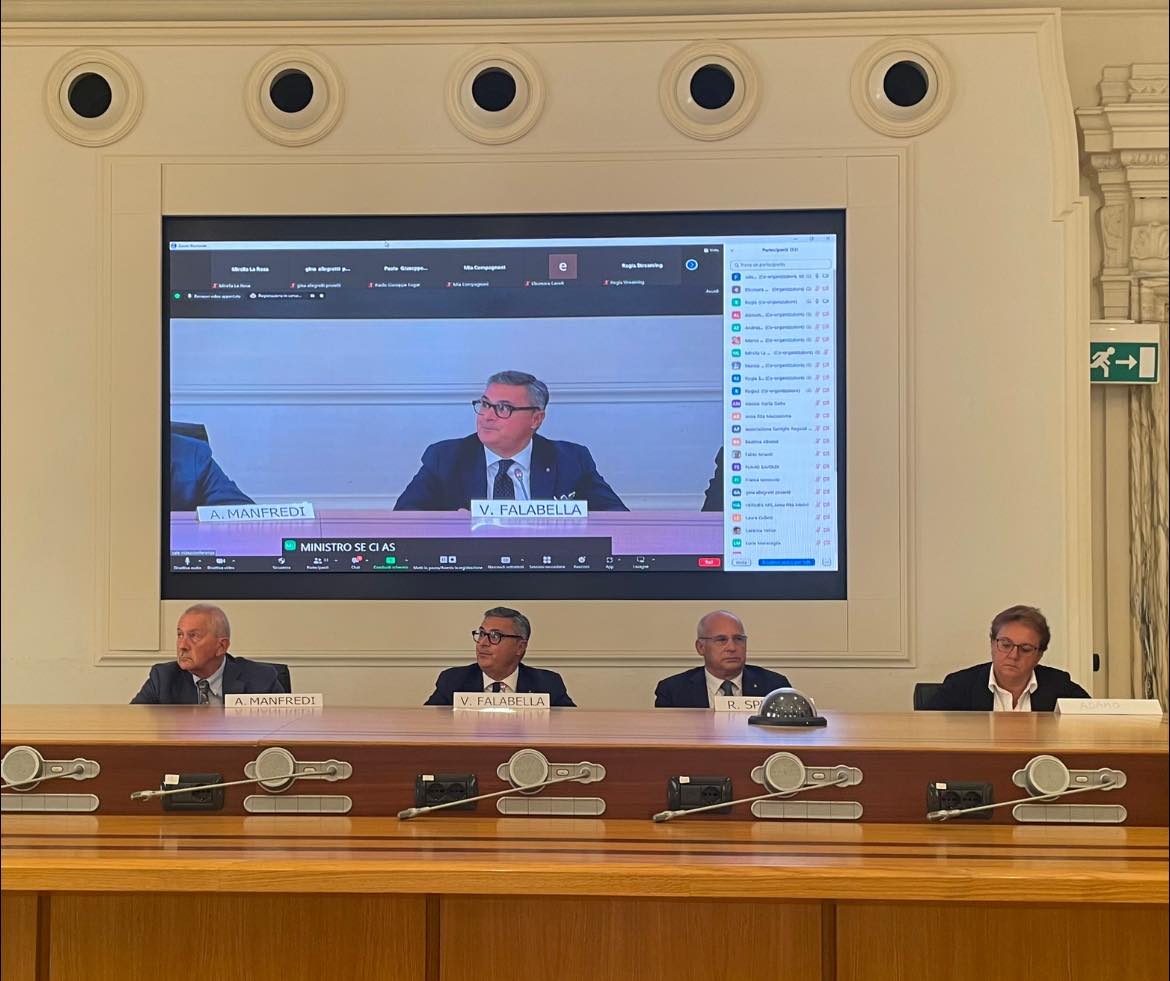 UILDMnazionale's tweet photo. Presentati oggi nella Sala Monumentale della Presidenza del Consiglio dei Ministri i risultati del progetto "Welfare 4.0"- finanziato da @MinLavoro - con @fishonlus capofila e partner @Ledha3 e #UILDM https://t.co/CN0kKu8pI7 https://t.co/eEmpLNb56c