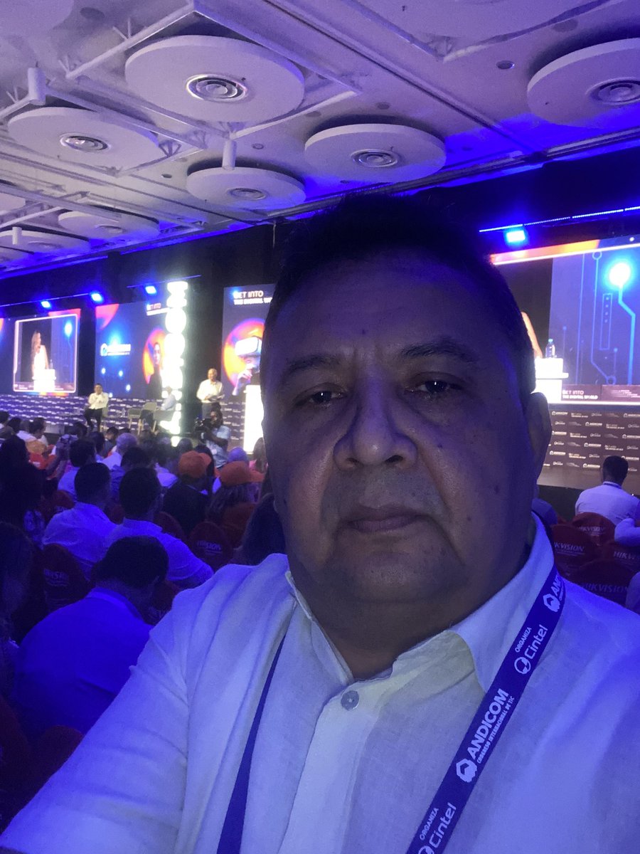 #Andicom2023 la feria más importante de America latina en cuanto al mundo tecnológico con más 1.600 expositores del mundo. En este recinto hemos navegado con equipos tecnológicos diseñados con la Inteligencia artificial.
La televisión del Caribe presente con el <a href="/CanalTelecaribe/">Canal Telecaribe</a>