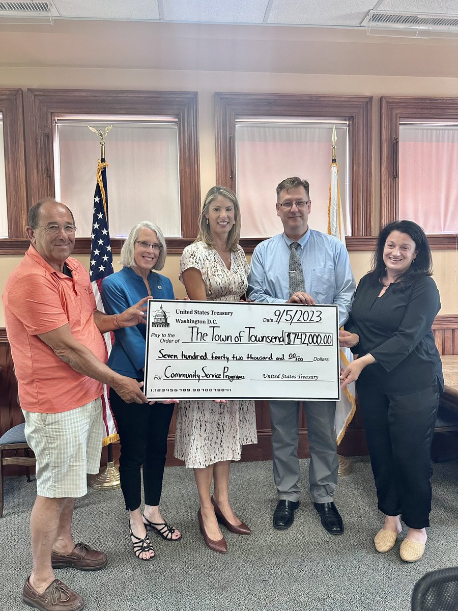 Lori Trahan tweet media