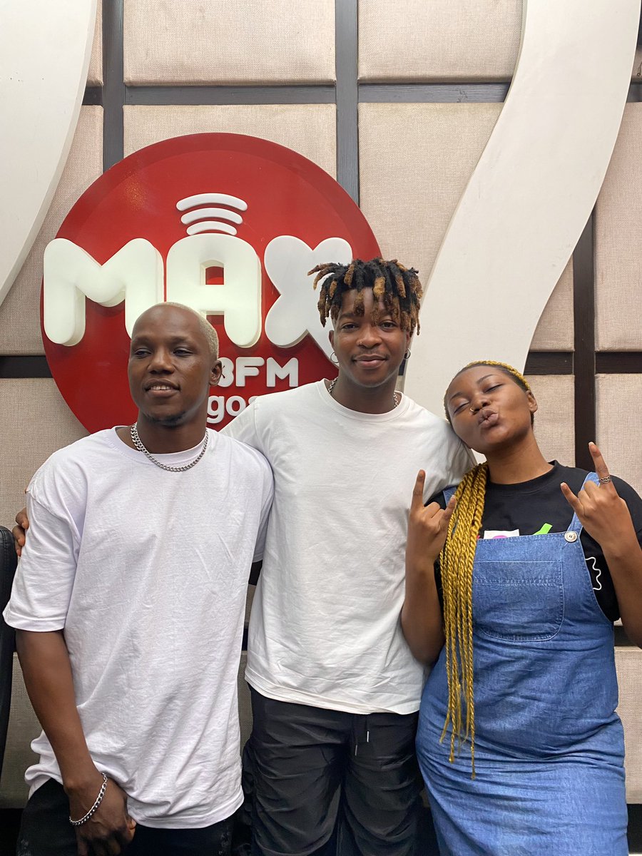 Max1023FM's tweet photo. You already know how we do it on #maxhit ๐ฅ๐ฅ
It was littt with the king of magic @Iam_Magixx and our Maxhit hosts @iam_RealSkillz and @CeratheCera
Anticipate the full video and if you are yet to subscribe to our YouTube Channel, kindly use the link in bio ๐
.
.
.
#magixx https://t.co/jpWajQX5S9
