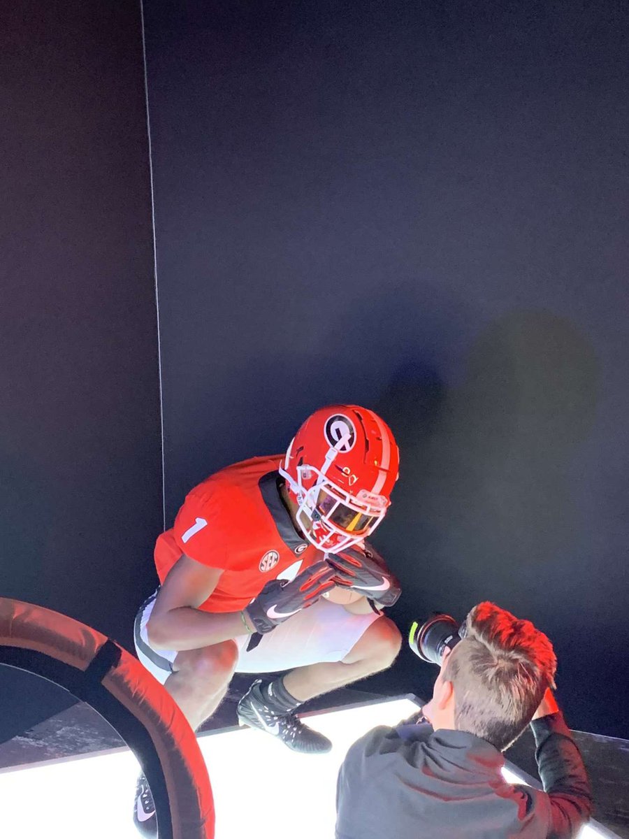 Trying to get back to the old me waiting for that opportunity 🔥. #GODDID <a href="/UgaRecruitNews/">Dawg Post Recruiting</a> <a href="/GeorgiaFootball/">Georgia Football</a> <a href="/CoachDiribe96/">Chidera Uzo-Diribe</a> <a href="/KirbySmartUGA/">Coach Kirby Smart</a>