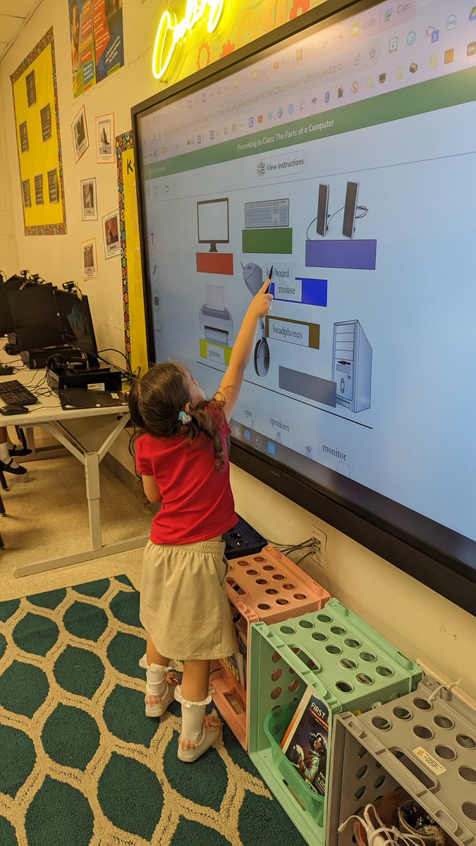 Ocelotscode's tweet image. ๐ฅ๏ธ๐ฑ๏ธLearning the computer parts is the first step to becoming Confident Coders!โจ๏ธ๐จ๏ธ #LosFresnosCodes #OcelotsCode108 #Coding108