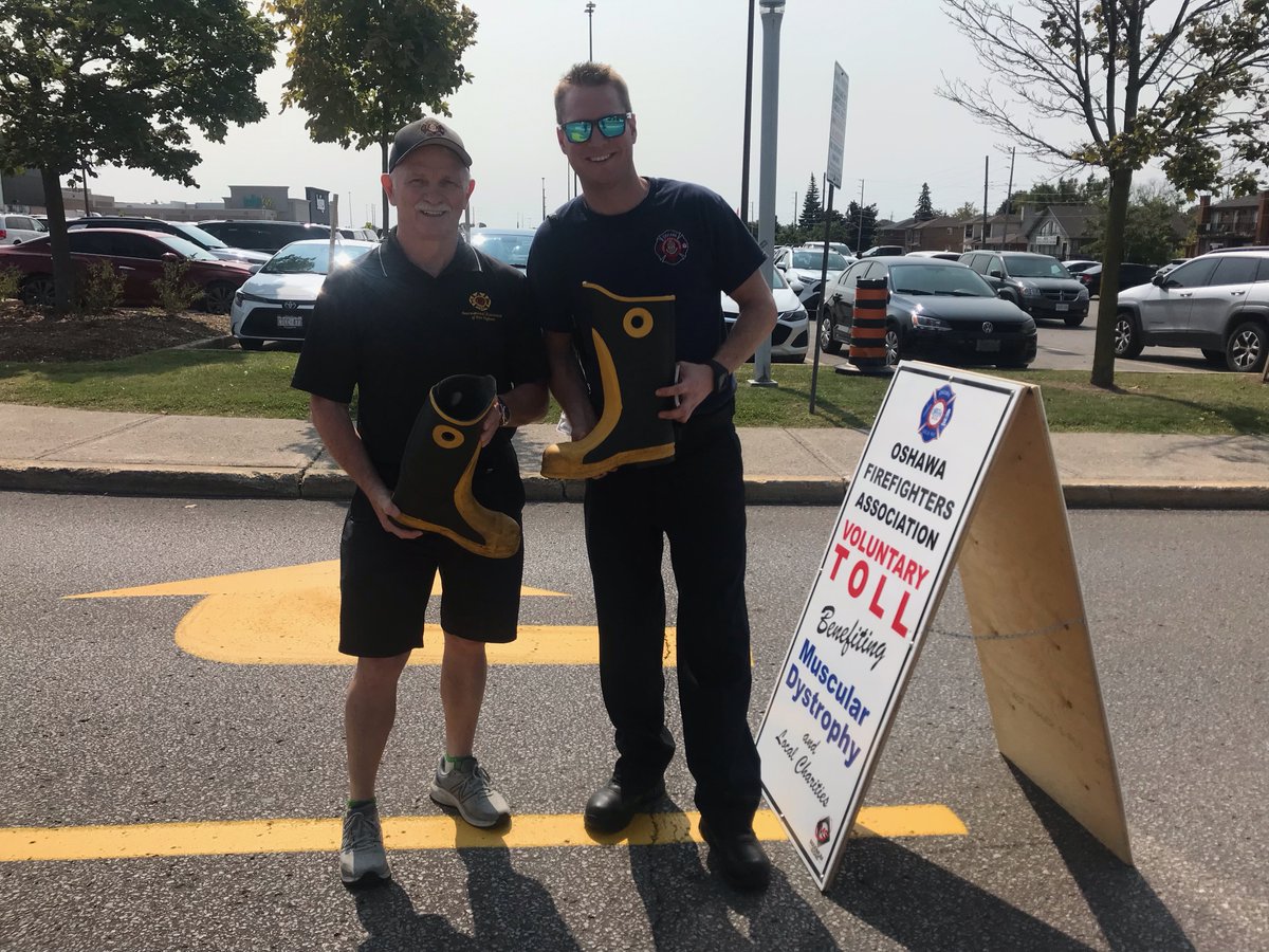 JimLeeWard2's tweet photo. I assisted the Oshawa Fire Fighters in raising funds for the Muscular Dystrophy boot drive. I enjoyed my time helping out. It was rewarding.
#Oshawa #Durhamregion #donating #MuscularDystrophy #bootdrive #Oshawafirefighters #Canada https://t.co/SI5jnideGo
