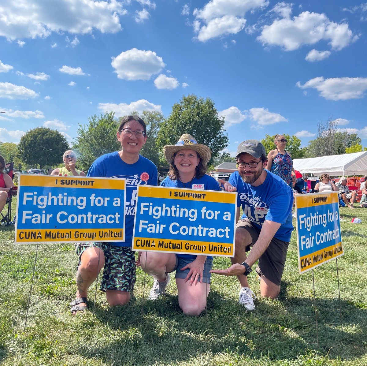 TruStageUnion's tweet image. Still soaking up the solidarity from Monday’s Labor Fest! Thank you to everyone who came up to us to express their support for #TruStage workers. A BIG thank you to @LaborSCFL for bringing us all together!