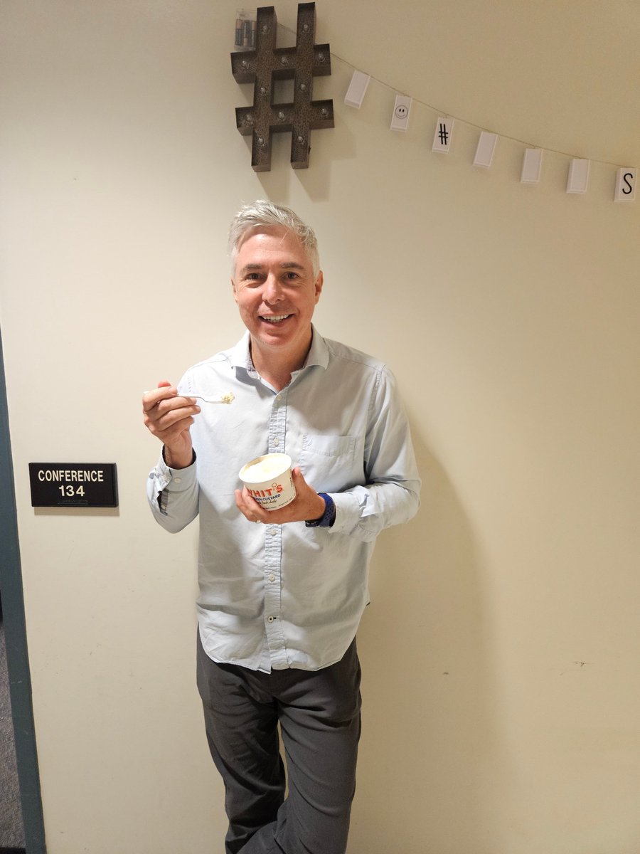 SugarloafRoar's tweet photo. Celebrating exceeding growth: #SugarloafRoar staff were treated to #Whits Frozen Custards while students chose treasures from the WigWagon! #seausroar https://t.co/gP6nrqAwt0
