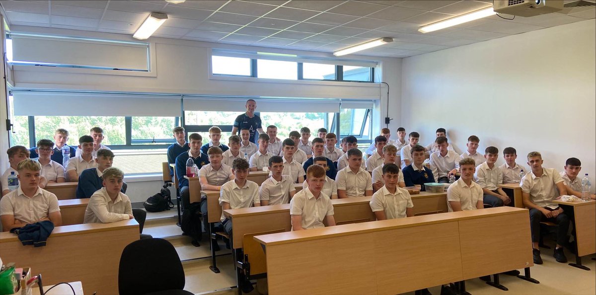 Scoil na Tríonóide Naofa tweet media