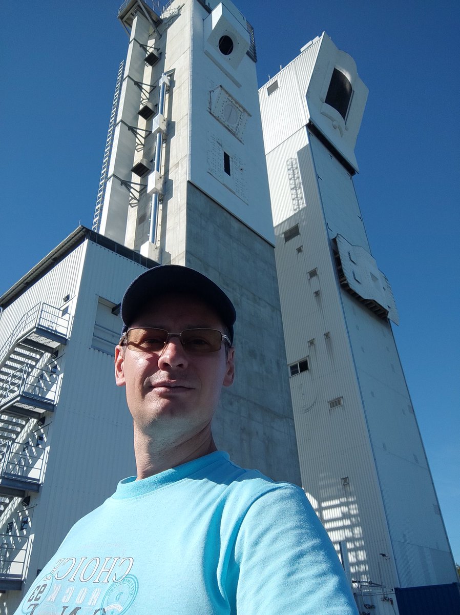 cheilytko's tweet photo. Solar towers in Julich https://t.co/GKB6tZ0zRy