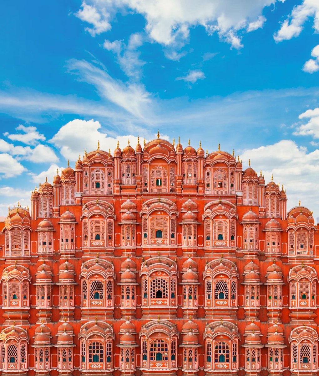 endetail_llc's tweet image. Pink isn't just a seasonal fling. It is architectural brilliance, timeless and bold.

Dive deeper with @archdigest: bit.ly/3sJXTY1. 

#pinkaesthetics #pinklove #pinkdecor #pinkvibes #pinkbuilding