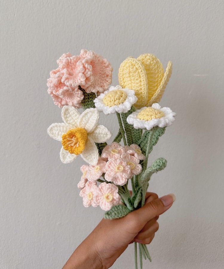 Crochet flowers are so pretty 💐